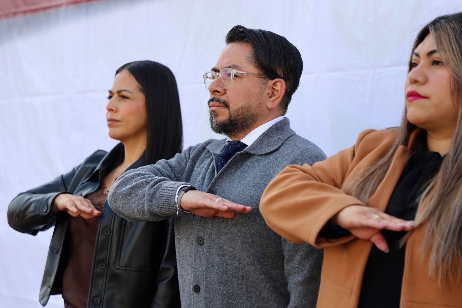 Puede ser una imagen de una o varias personas