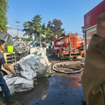 Bomberos de Tepotzotlán controlan incendio en recicladora ubicada en SAN Mateo Xoloc